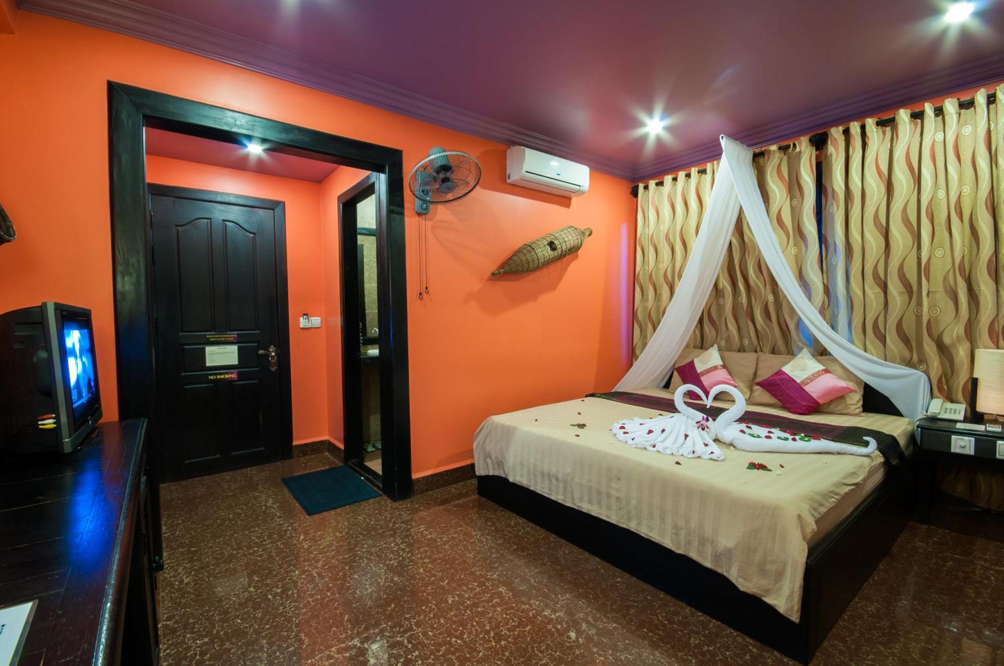 Golden Butterfly Villa Siem Reap Exterior photo